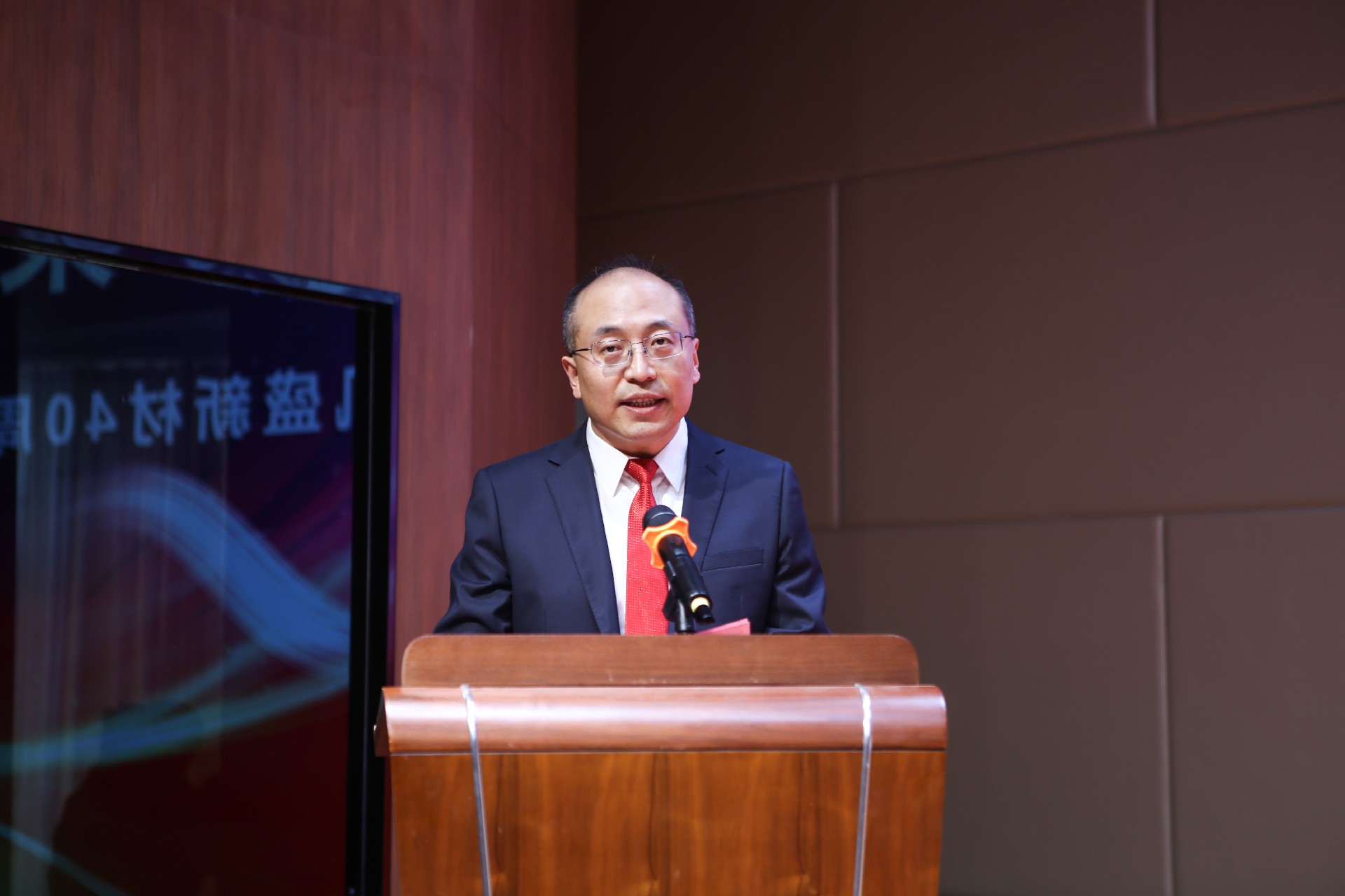 凝心聚力·风雨同舟 凯盛新材40年周年庆及人物颁奖表彰大会圆满举行